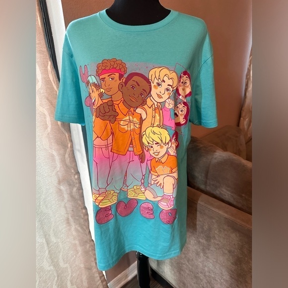Disney Pixar Turning Red 4Town Glittery T-shirt - Picture 1 of 5